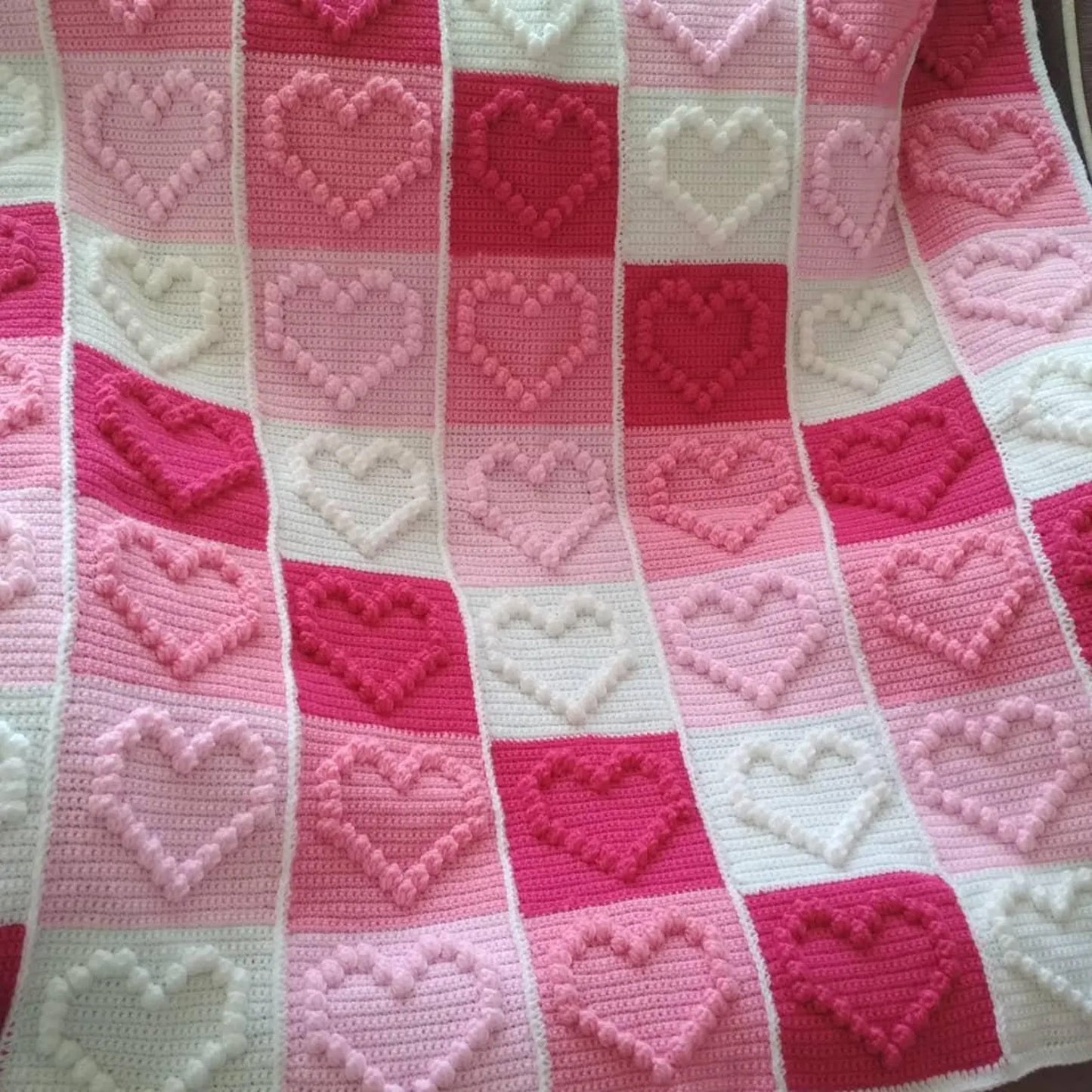 Pink and white heart baby blanket – easy crochet pattern